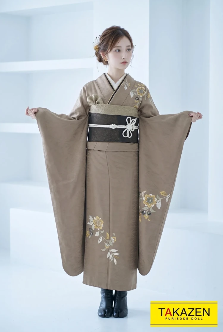 TAKAZENのレンタル振袖 ヴィンテージスタイル ベージュ ワンポイント柄 人と被らない シンプル振袖 おしゃれな着こなし ブーツコーデ【通販可】YK230