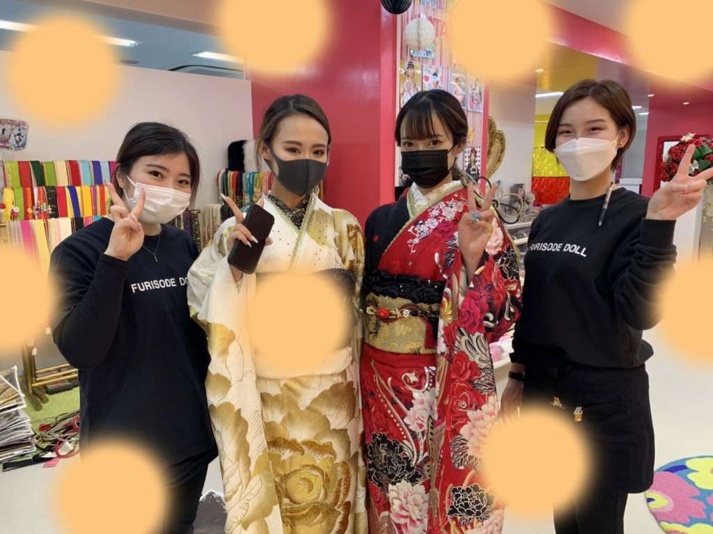 TAKAZEN　タカゼン　モード　黒色　青色　派手　キラキラ　振袖　成人式　レンタル