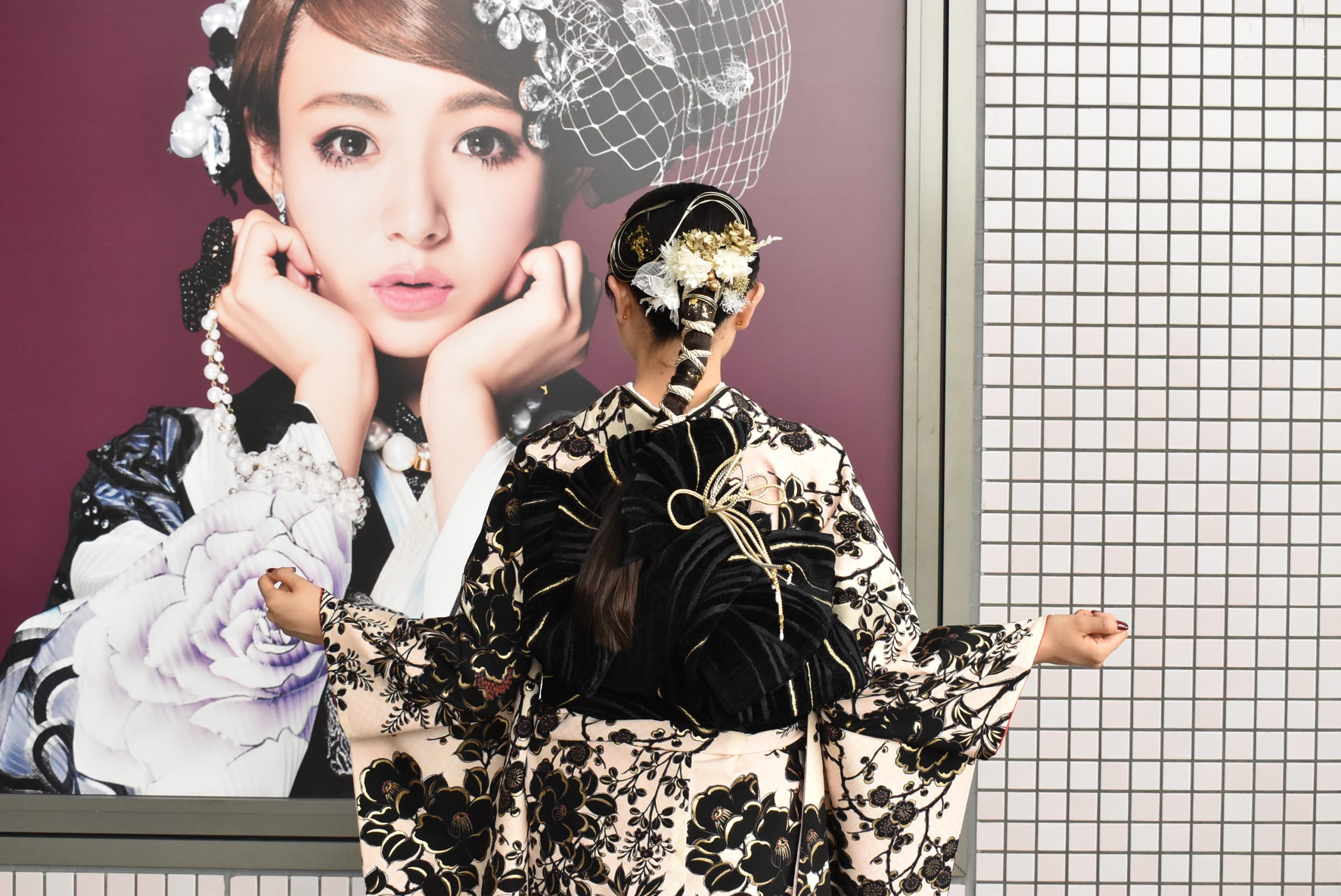 成人式　振袖　帯結び　ストレートヘアー