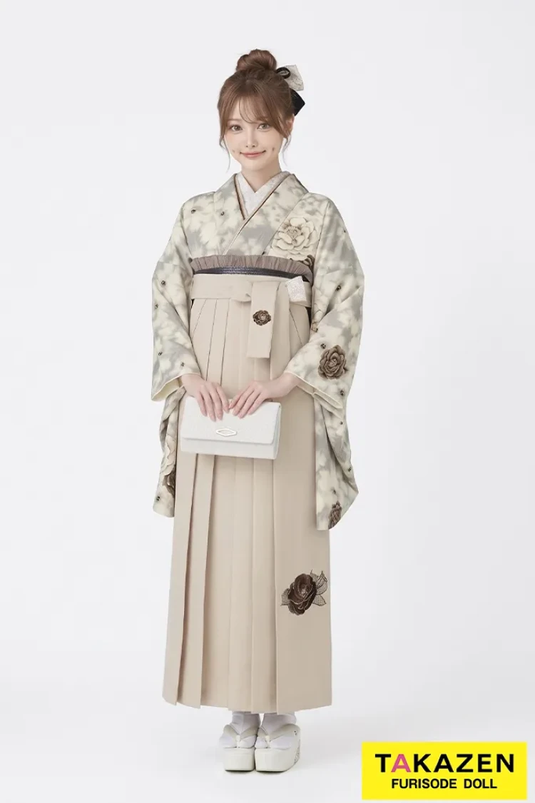 TAKAZENのレンタル袴 玉城ティナ×紅一点ブランド袴 くすみベージュ/ニュアンスカラー 薔薇柄 かわいい おしゃれ 洋風【通販可】R23044