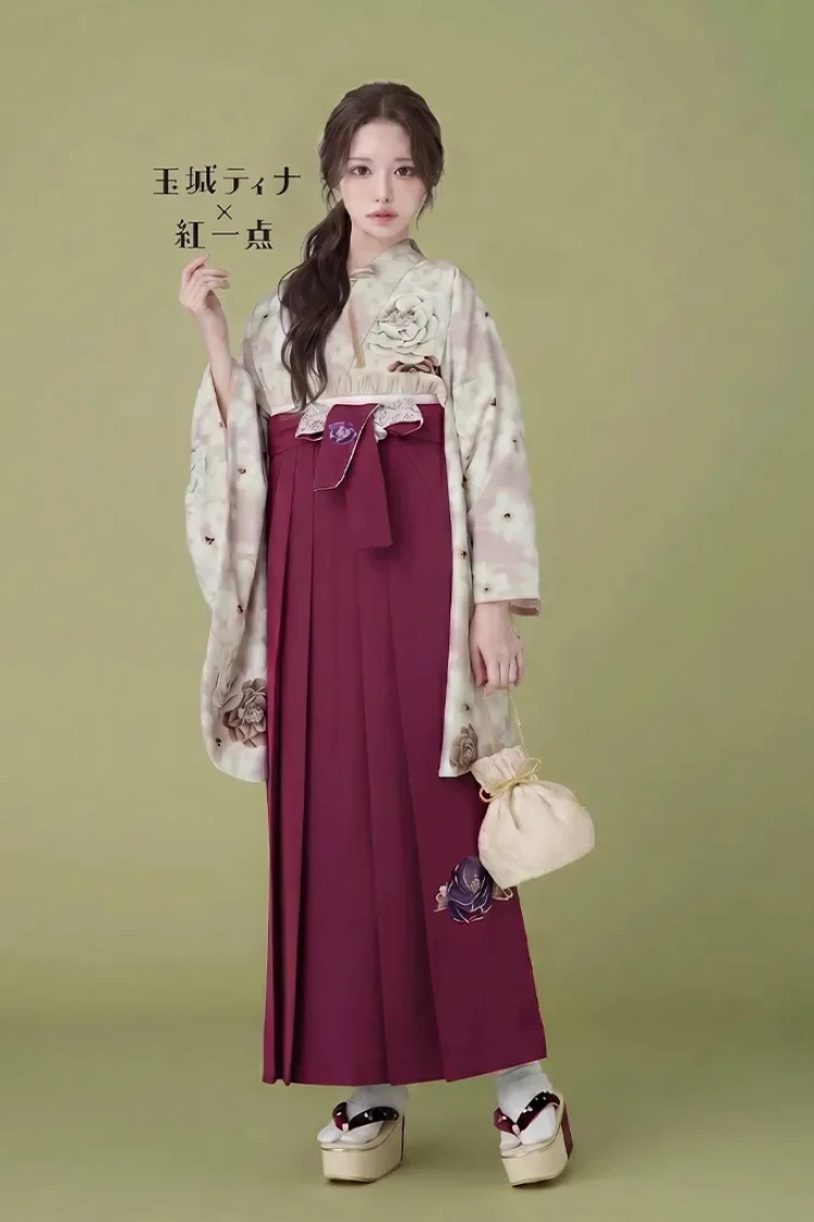 TAKAZENのレンタル袴 玉城ティナ×紅一点ブランド袴 くすみピンク/淡い色 薔薇柄 くすみカラーガーリー ゆるふわ ゆめかわいい【通販可】R23045