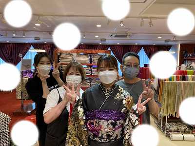振袖　2023年　モード　ハデ　キラキラ　目立つ　かっこいい