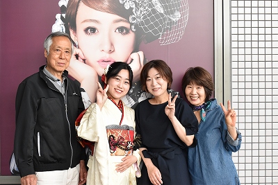 成人式　振袖　前撮り撮影会　家族ショット