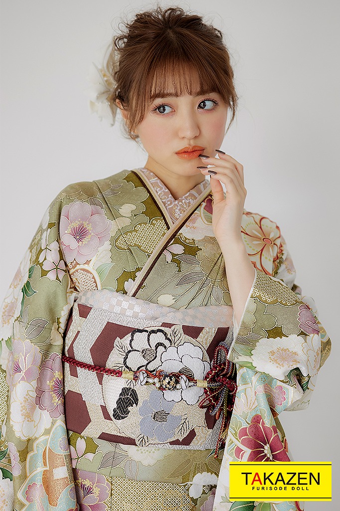 TAKAZENのレンタル振袖 くすみカラー古典　くすみグリーン　古典柄　上品　大人かわいい振袖　香音（かのん）ちゃん【通販可】K558