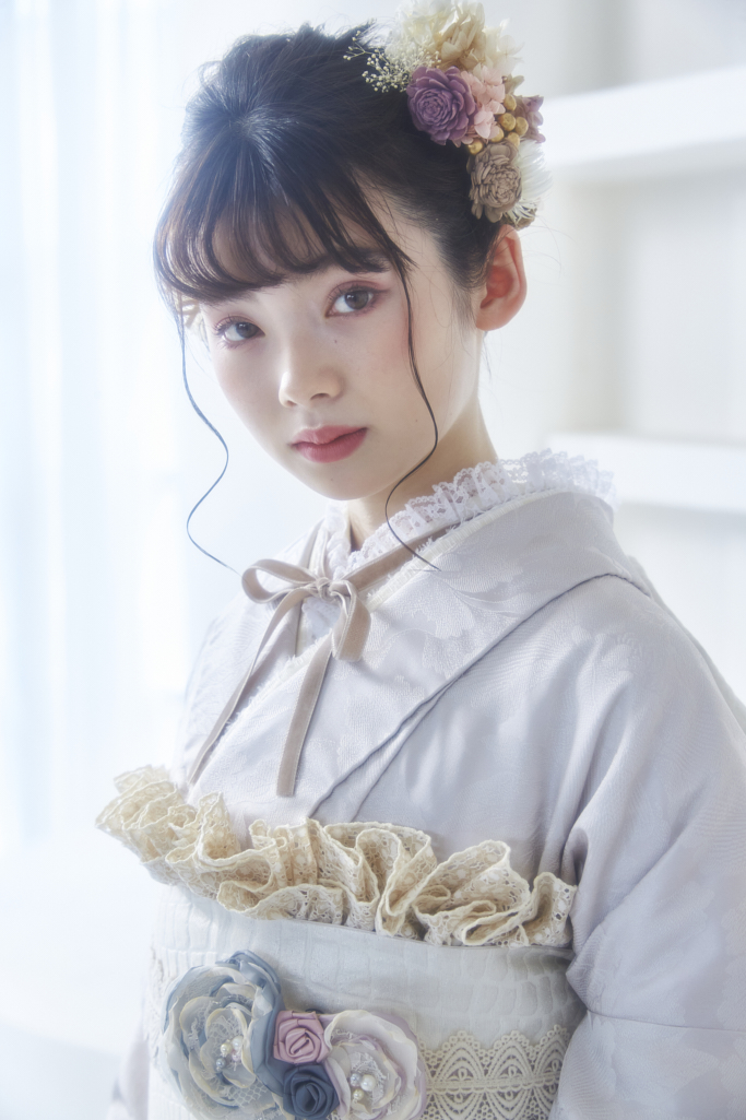 成人式　くすみ　可愛い　ピンク　くすみピンク　淡い色　おしゃれな着こなし　今どき