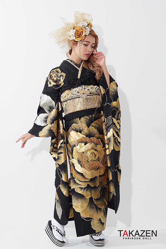TAKAZENのレンタル振袖 モード　黒/金　薔薇柄/大柄　派手　ギャル振袖　門りょう様着用振袖　クール系　ゴージャス【通販可】G51