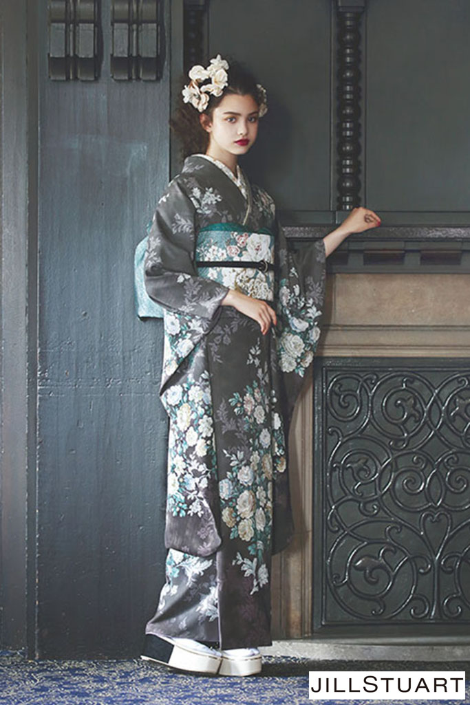 TAKAZENのレンタル振袖 JILLSTUART(ジルスチュアート)振袖　グレー　柄少ない　フェミニン　アンティーク調　【通販可】　K627
