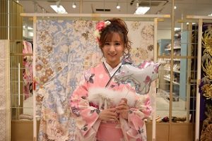 キラキラ　振袖レンタル