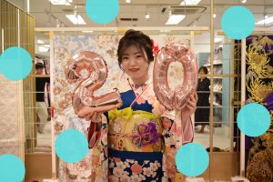 古典柄振袖　青