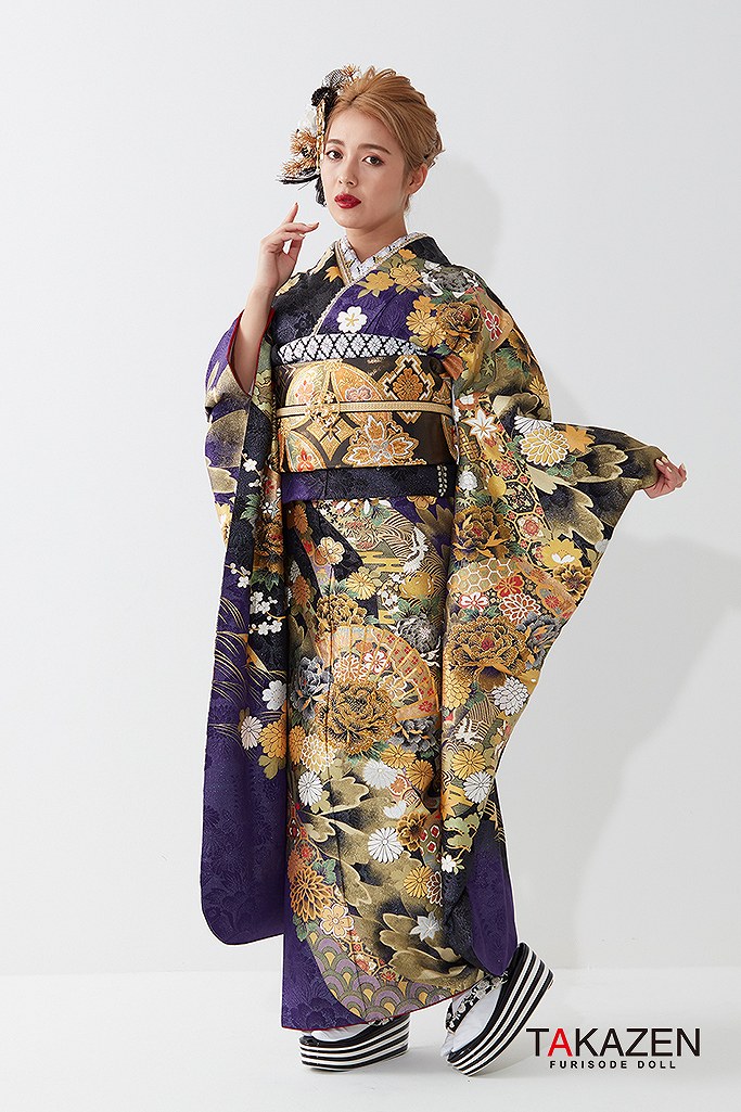 TAKAZENのレンタル振袖 ジャパンモード　黒/紫　吉祥文様/扇柄　花魁風　渋い　かっこいい　和柄モード振袖　派手　目立つ　ラメ入り生地　夏音【通販可】G53
