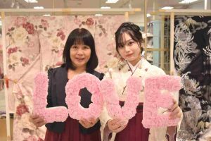 ヴｨンテージ　くすみ　振袖レンタル