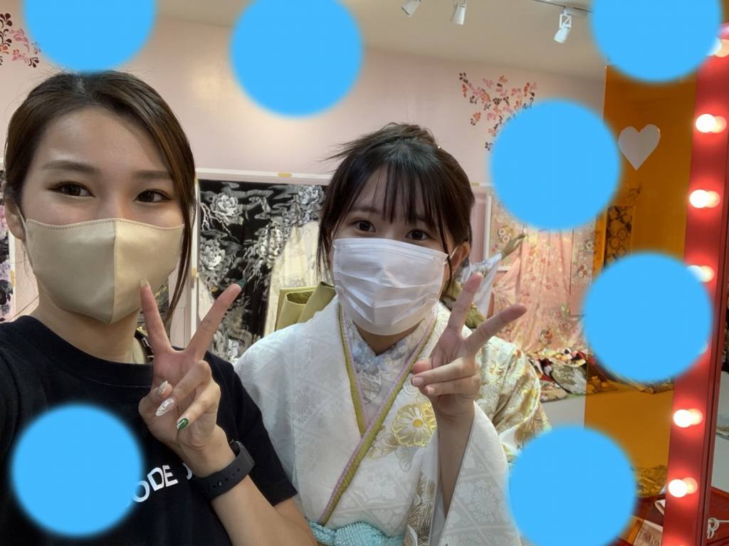 【TAKAZEN神戸店】♡10日　大人気の白×金の古典柄♡イマドキでかわいいお振袖の姫ちゃん♡