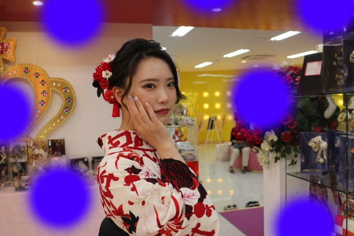 TAKAZEN神戸三宮店　前撮り撮影会　イマドキ　カワイイ　コディネート　振袖　レンタル　くすみ　派手　キラキラ　かわいい　おしゃれ　イマドキ　成人式