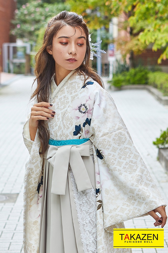 TAKAZENのレンタル袴 くすみカラー古典　アイボリー/淡い色　花柄　シンプル　大人っぽい　今どき　統一感のある着こなし　おしゃれ【通販可】K23076