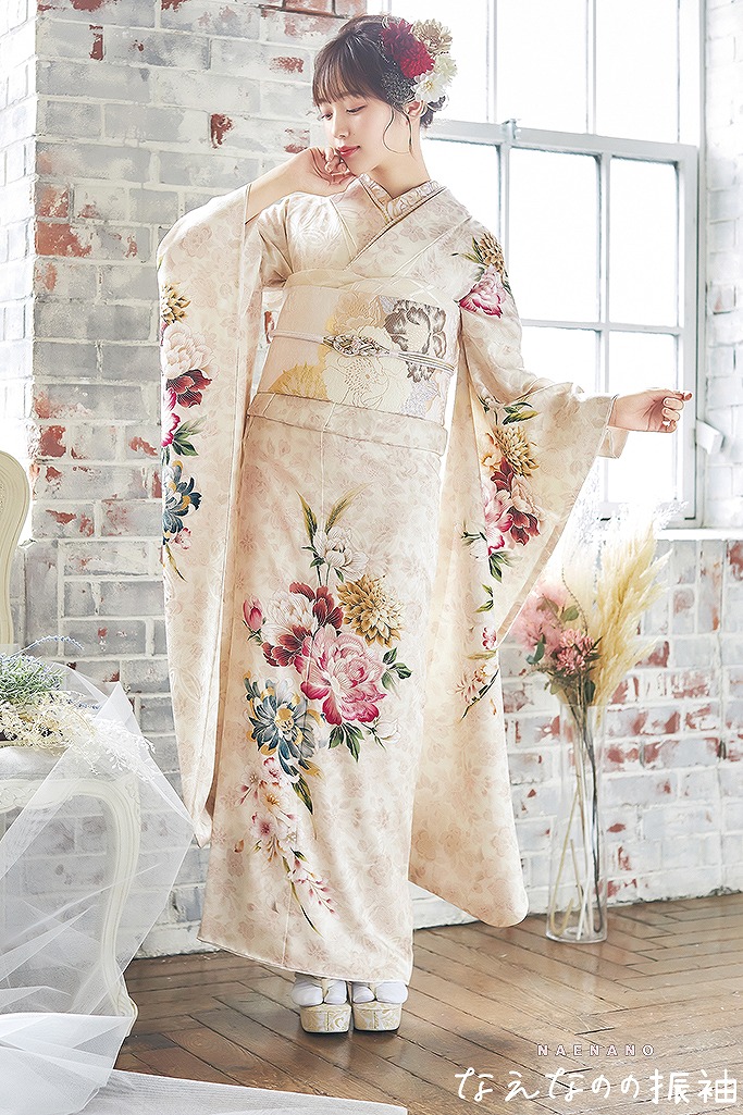 TAKAZENのレンタル振袖 なえなの振袖　アイボリー/ニュアンスカラー　かわいい/トレンド/清楚/ふんわり/淡い色【通販可】K641