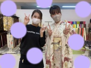 TAKAZEN神戸店　くすみカラー　振袖　格安　イマドキ　カワイイ　コディネート