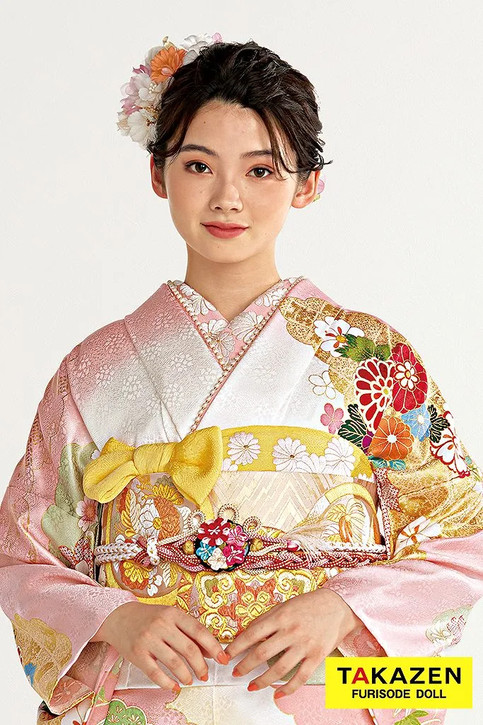 TAKAZENのレンタル振袖 正統派古典　白/ピンク/淡い色　貝桶柄　はんなり可愛い　清楚　最高級金彩手描友禅　昔ながら【通販可】23026