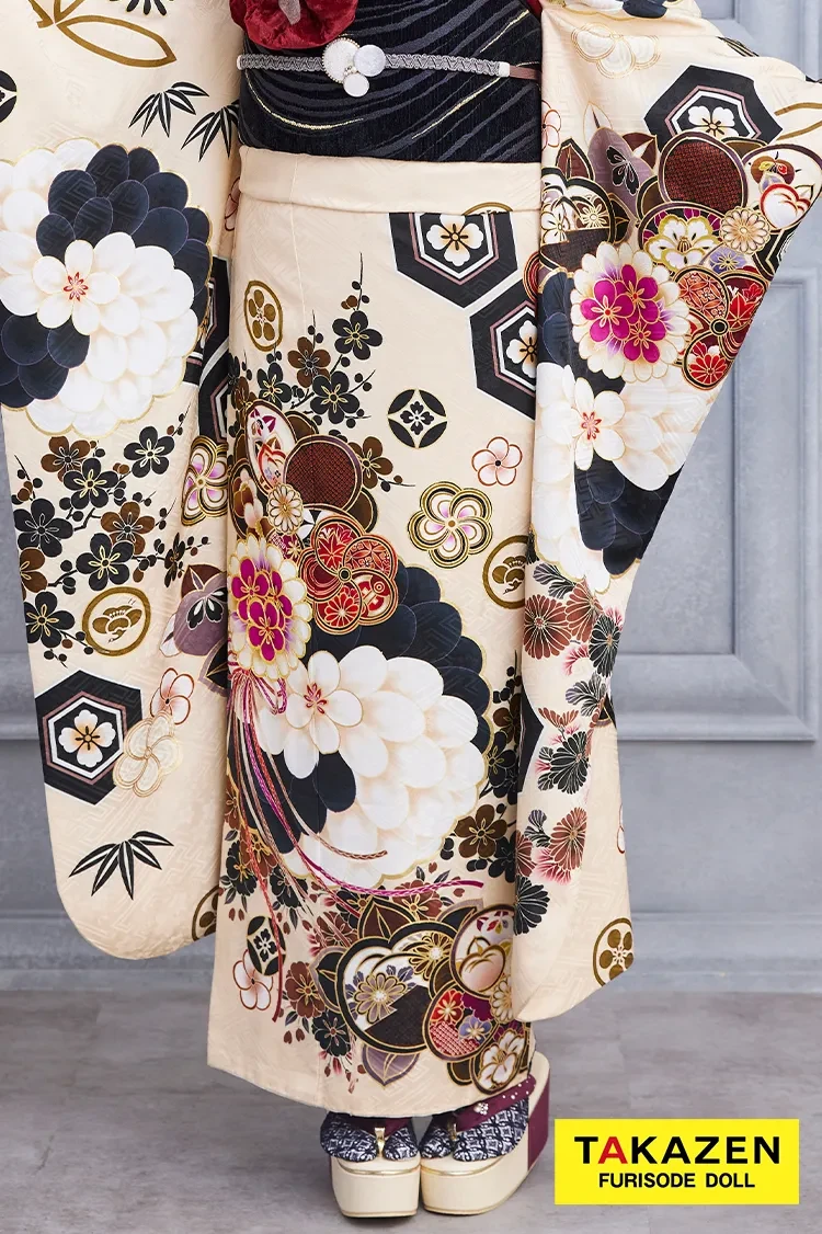 TAKAZENのレンタル振袖 安い!玉城ティナ×紅一点ブランド振袖 ベージュ/黒 くすみ系一番人気 おしゃれ アンティーク調【通販可】23043
