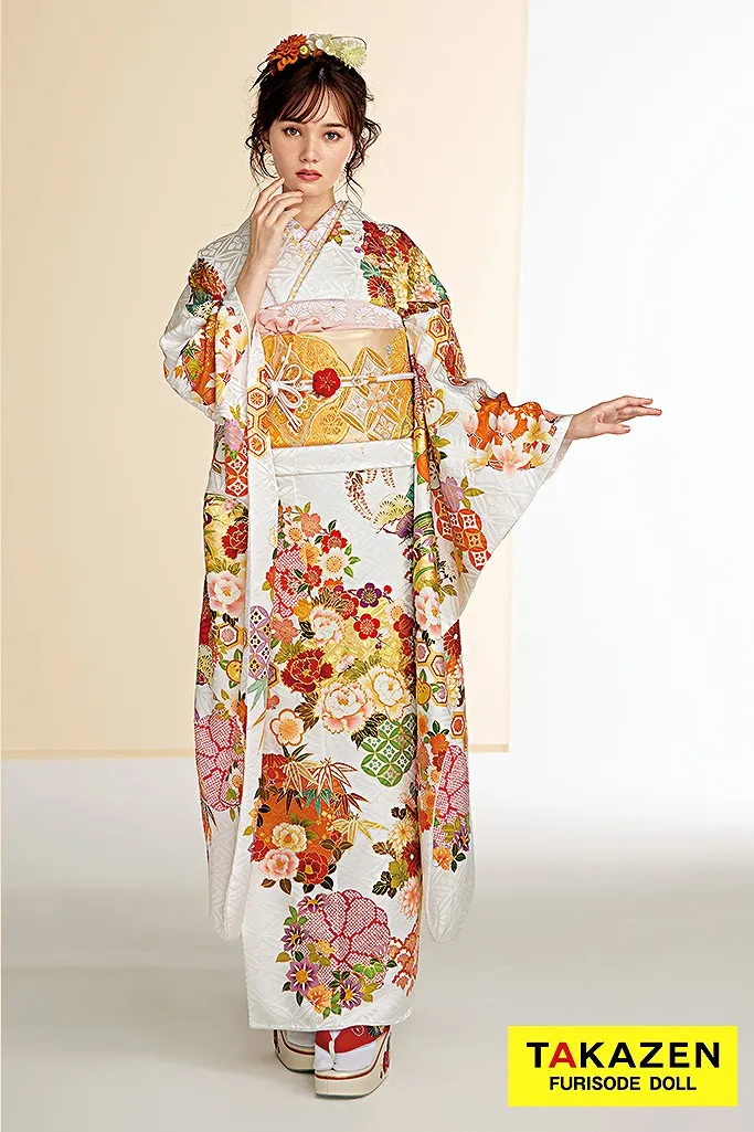 TAKAZENのレンタル振袖 最新作正統派古典　白/金/赤　柄小さめ　可愛い　低身長さんにもおすすめ　最高級金彩手描友禅　はんなり【通販可】24045