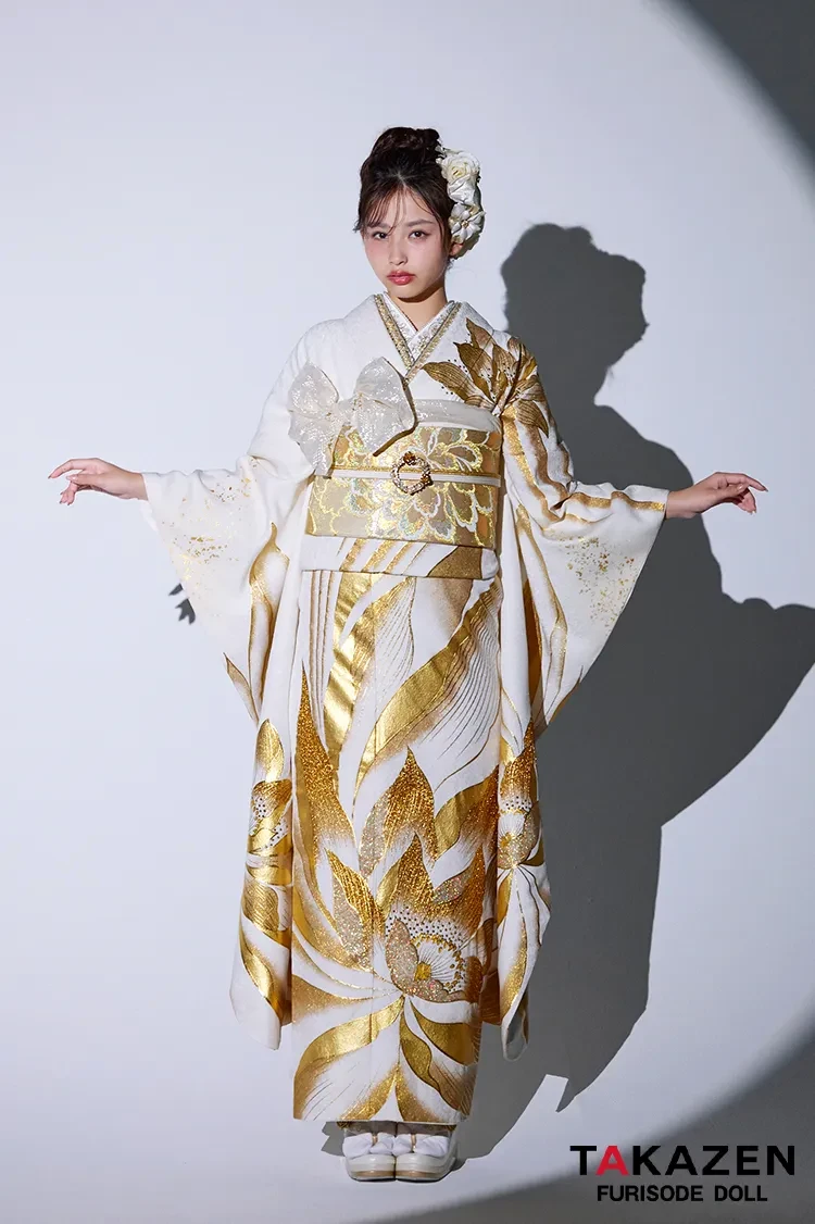 TAKAZENのレンタル振袖 モード　白金(ゴールド)　牡丹柄/大柄　1番目立つ　かっこいい振袖　キラキラスワロフスキー付き　ギャル系　派手かわいい　ギャル　谷田ラナ【通販可】　24066