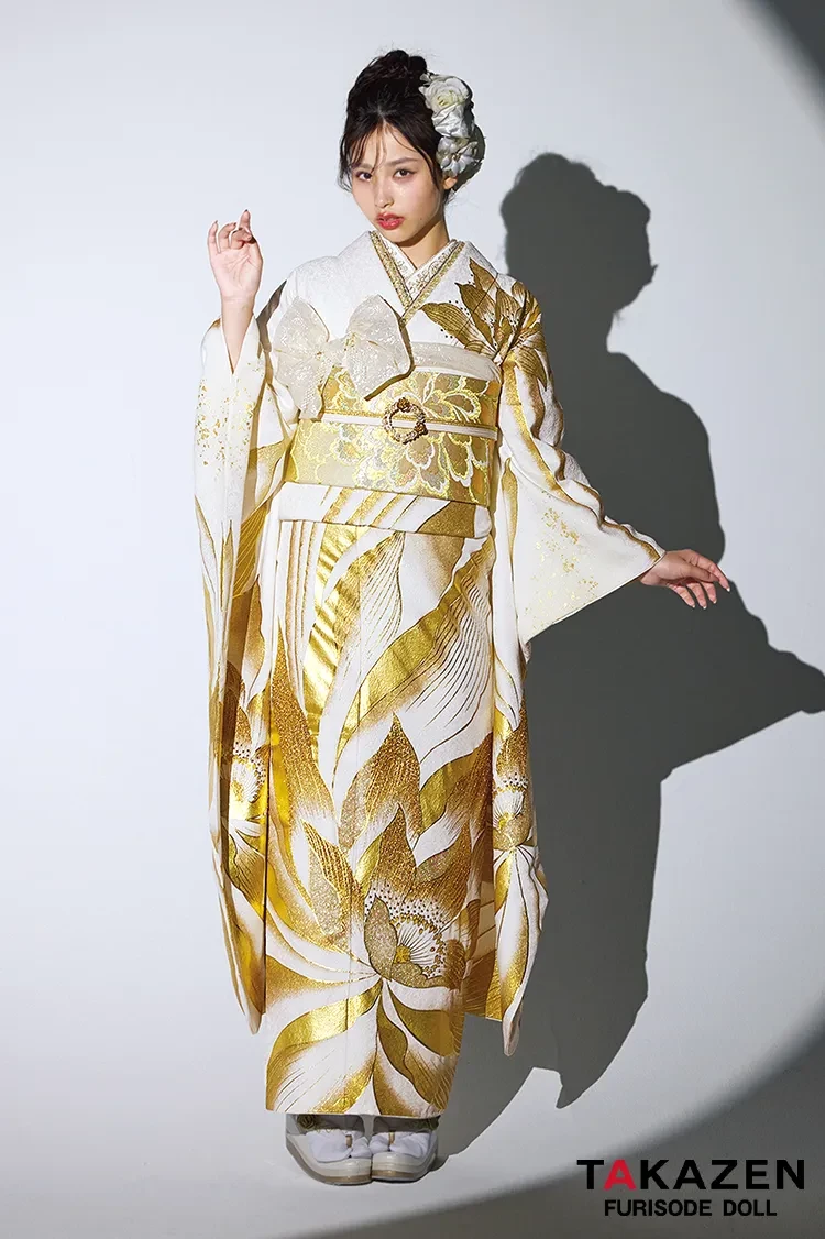 TAKAZENのレンタル振袖 モード　白金(ゴールド)　牡丹柄/大柄　1番目立つ　かっこいい振袖　キラキラスワロフスキー付き　ギャル系　派手かわいい　ギャル　谷田ラナ【通販可】　24066