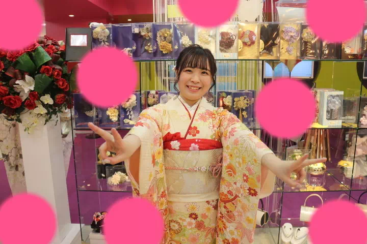 TAKAZEN神戸店　　成人式　振袖　王道　正統派古典　かわいい　クリーム色