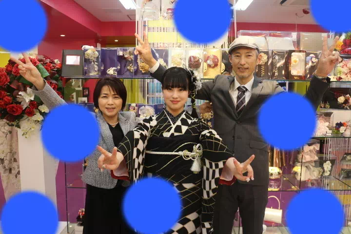 TAKAZEN神戸店　　成人式　振袖　オシャレ　レトロ　モノトーン