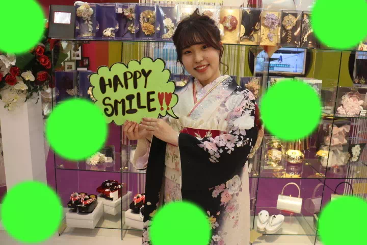 TAKAZEN神戸店　　成人式　振袖　古典　かわいい　白　黒　ピンク