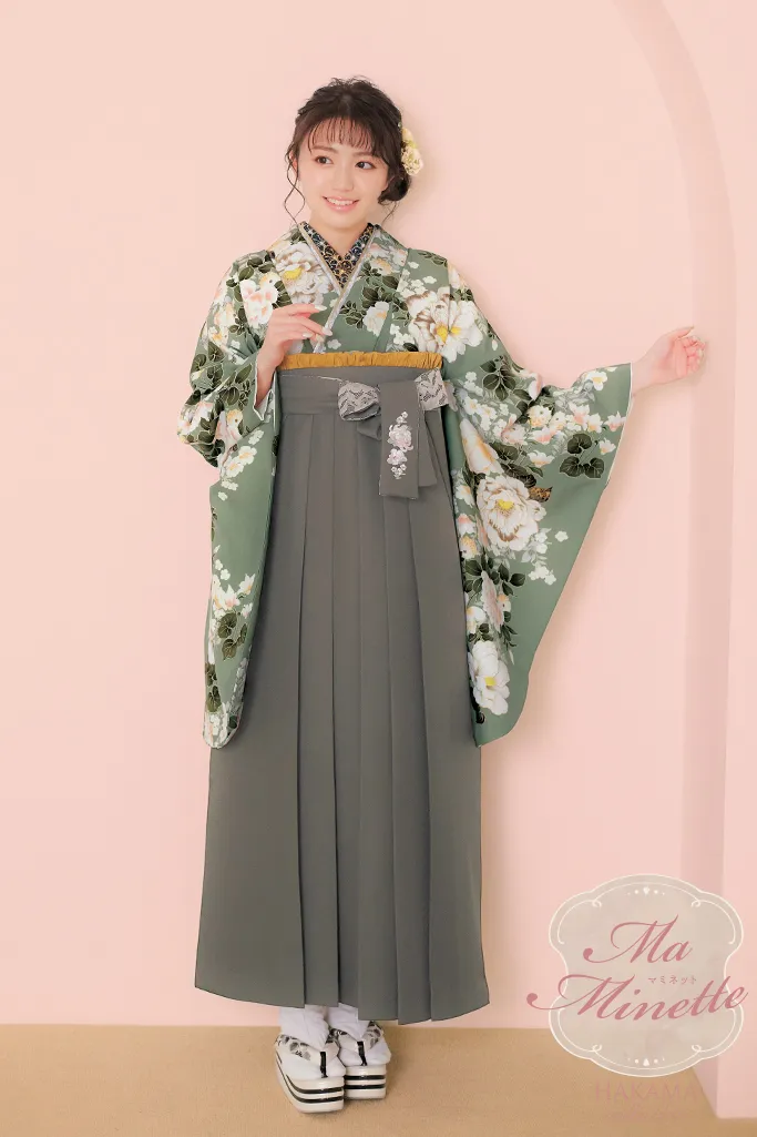 TAKAZENのレンタル袴 くすみカラー古典　くすみグリーン/緑　ツバキ柄　香音(かのん)ちゃん　上品　おしとやか【通販可】K24014