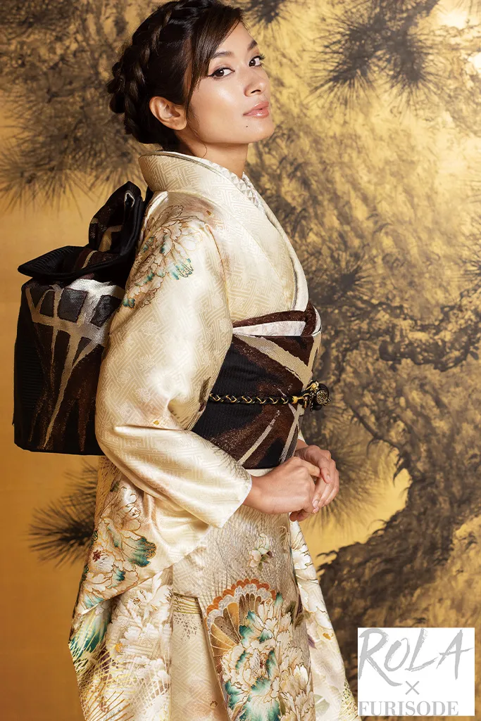 TAKAZENのレンタル振袖 ローラ振袖　ベージュ　くすみ系　古典柄　綺麗　上品　華やか【通販可】K673