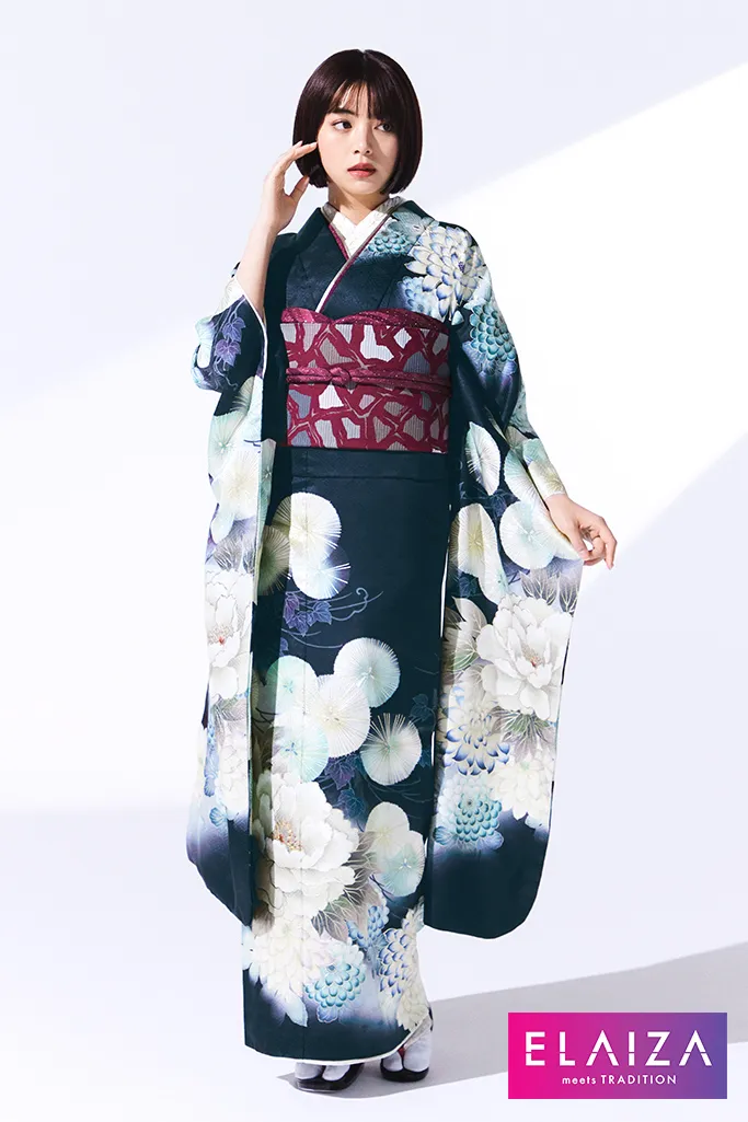 TAKAZENのレンタル振袖 池田エライザ振袖　ネイビー/濃紺　牡丹柄/古典柄　大人っぽい/正統派古典/清楚/綺麗/可愛い/落ち着いた【通販可】K711