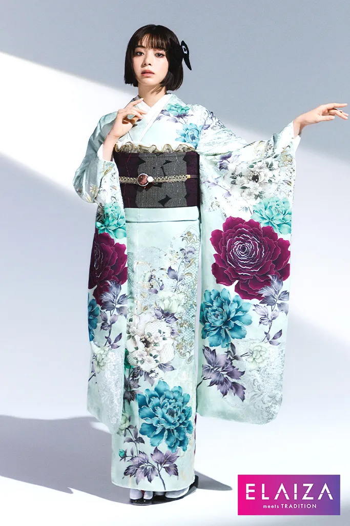 TAKAZENのレンタル振袖 池田エライザ振袖　アイスブルー/水色/くすみ系　大柄　爽やか　寒色系　統一感のある着こなし【通販可】K716