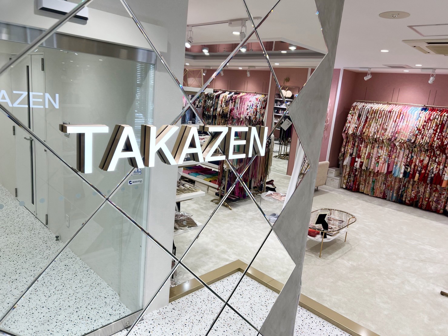 TAKAZEN姫路店　姫路　加古川　高砂　振袖　成人式振袖レンタル　振袖レンタル　可愛い　きらきら　カッコイイ　派手　口コミ　クチコミ