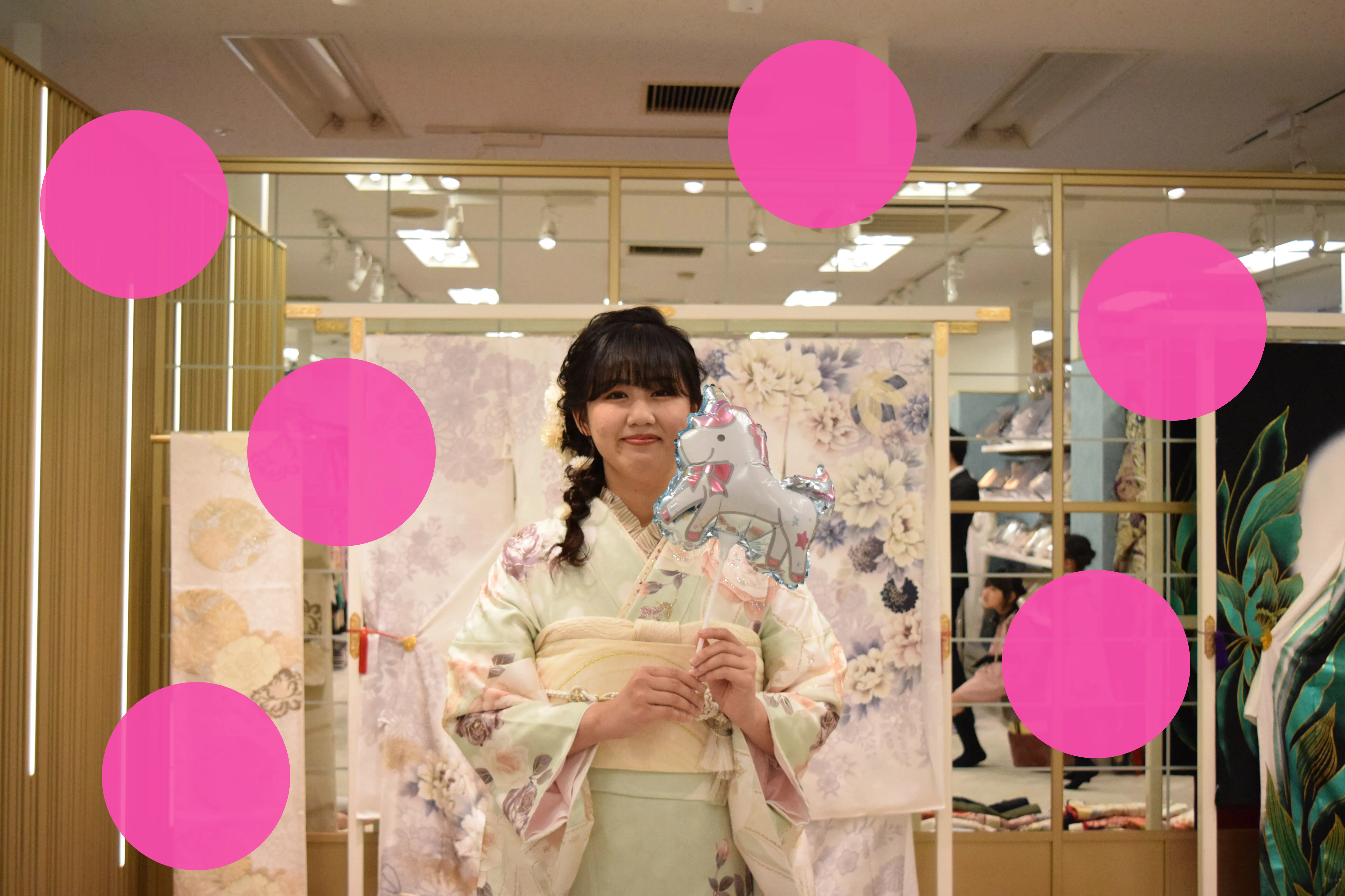 振袖レンタル　成人式　ヘップ　キラキラ