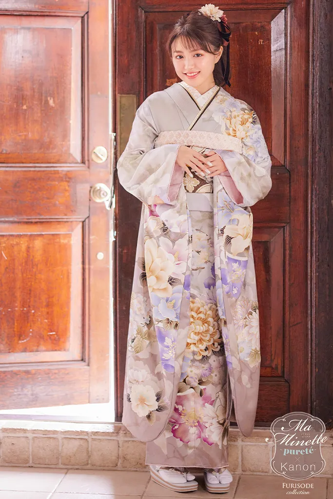 TAKAZENのレンタル振袖 くすみ古典　グレー/ダスティーカラー　乱菊柄　大柄　かわいい　香音ちゃん　女の子らしい【通販可】K756