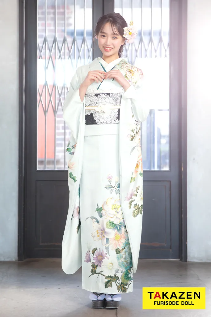 TAKAZENのレンタル振袖 くすみカラー古典　水色/淡い色　ユリ柄　スッキリ　シンプル　かわいい　綺麗　大人っぽい【通販可】K776