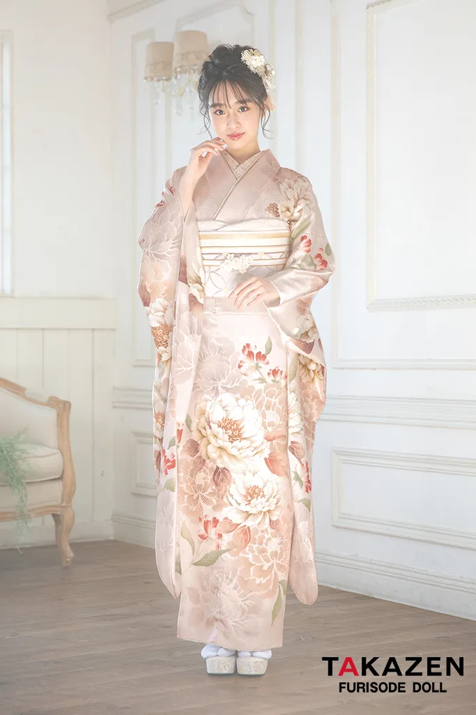 TAKAZENのレンタル振袖 くすみカラー古典　くすみピンク/淡い色　牡丹柄　シンプル　あざとかわいい　おしゃれ　統一感のある着こなし【通販可】K780