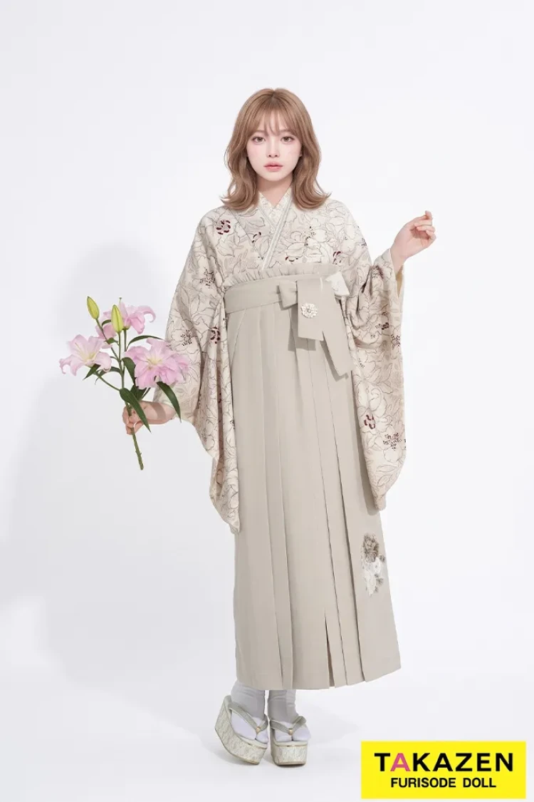 TAKAZENのレンタル袴 玉城ティナ×紅一点ブランド袴　くすみピンク/淡い色　ユリ柄　かわいい　トレンド　お洒落【通販可】R24074