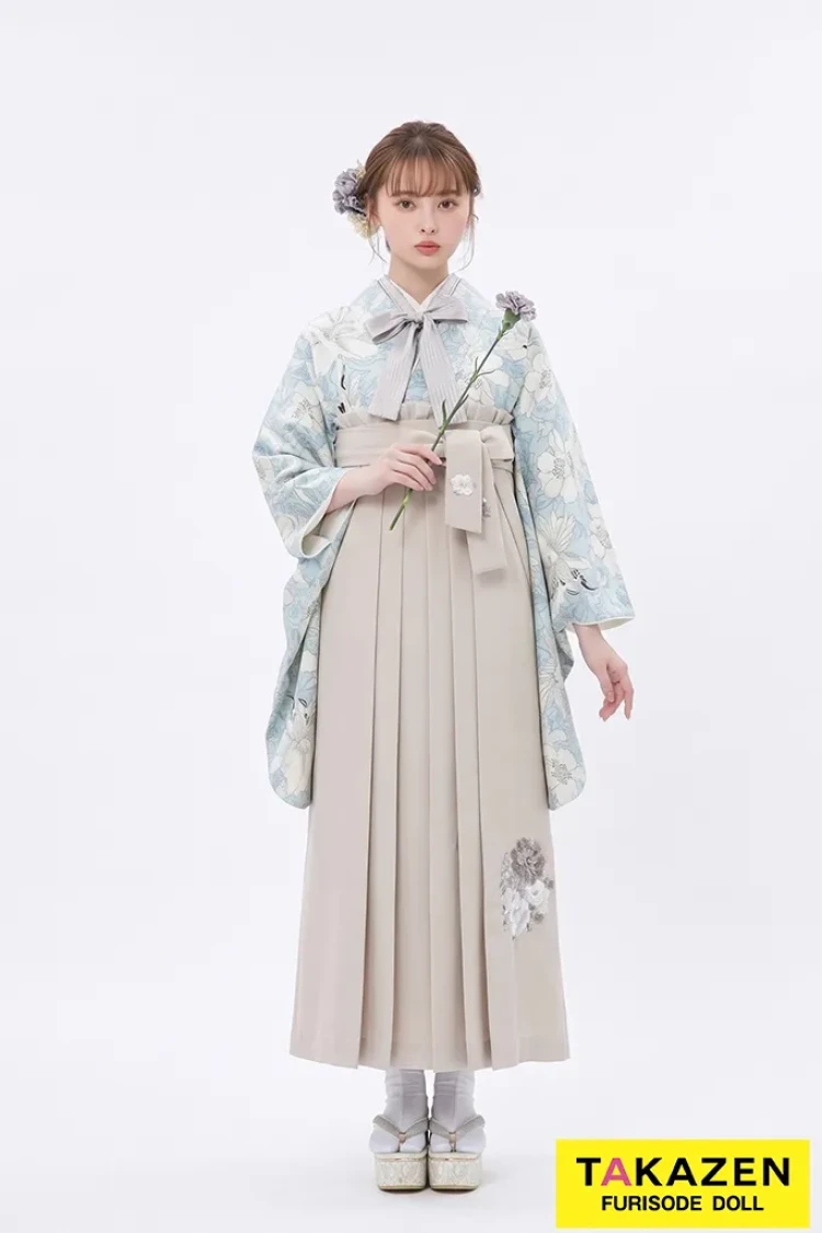 TAKAZENのレンタル袴 玉城ティナ×紅一点ブランド袴 水色/アイスブルー ユリ柄 かわいい 爽やか 寒色系 リボン半襟 トレンド【通販可】R24077