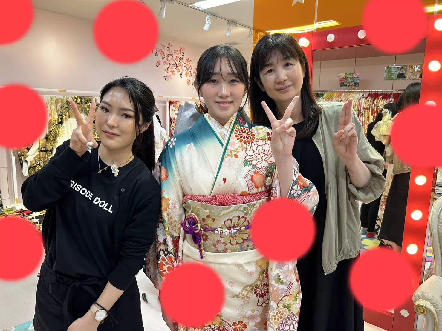 TAKAZEN神戸三宮店　前撮り撮影会　イマドキ　カワイイ　コディネート　振袖　レンタル　くすみ　派手　キラキラ　かわいい　おしゃれ　イマドキ　成人式　古典柄　王道　白　緑