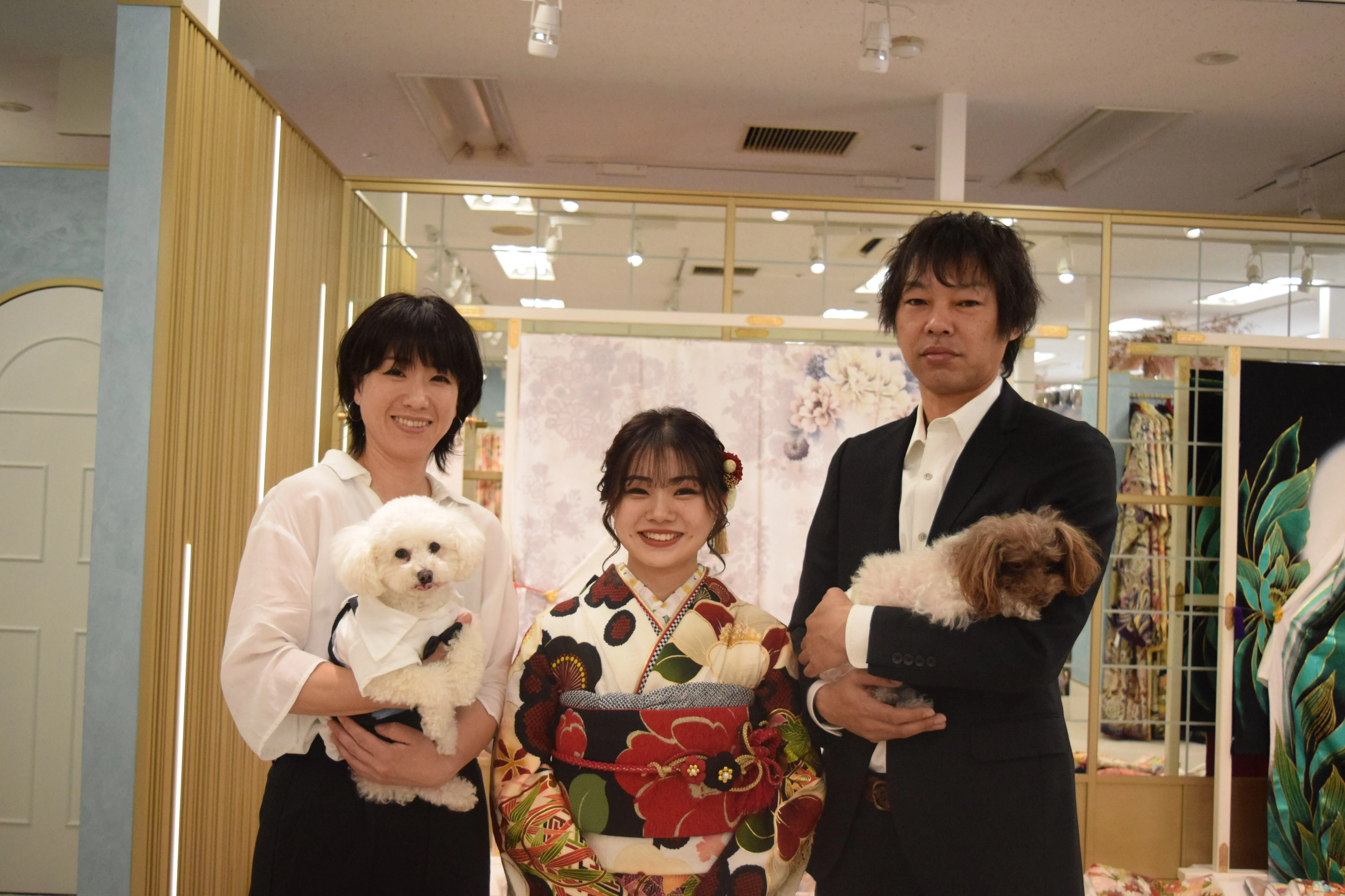 前撮り　振袖　撮影会　粋古典　緑　おしゃれ　流行　成人式　家族　犬