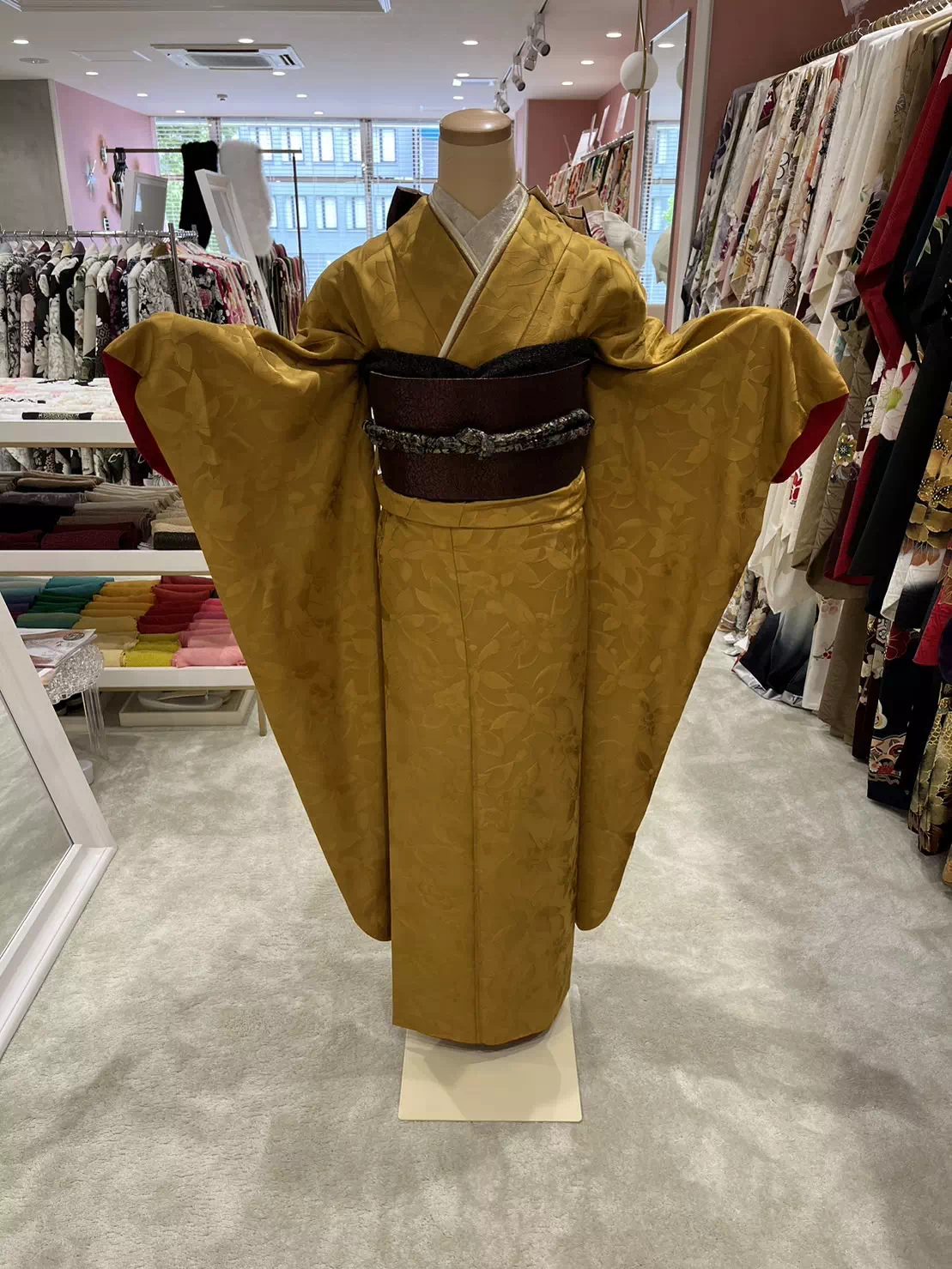 TAKAZEN姫路店　姫路市　成人式　卒業式　袴　振袖　イマドキ振袖　からし色　ヴィンテージ