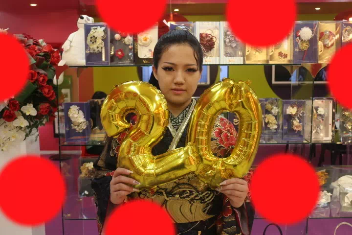 TAKAZEN神戸三宮店　前撮り撮影会　イマドキ　カワイイ　コディネート　振袖　レンタル　くすみ　派手　キラキラ　かわいい　おしゃれ　イマドキ　成人式