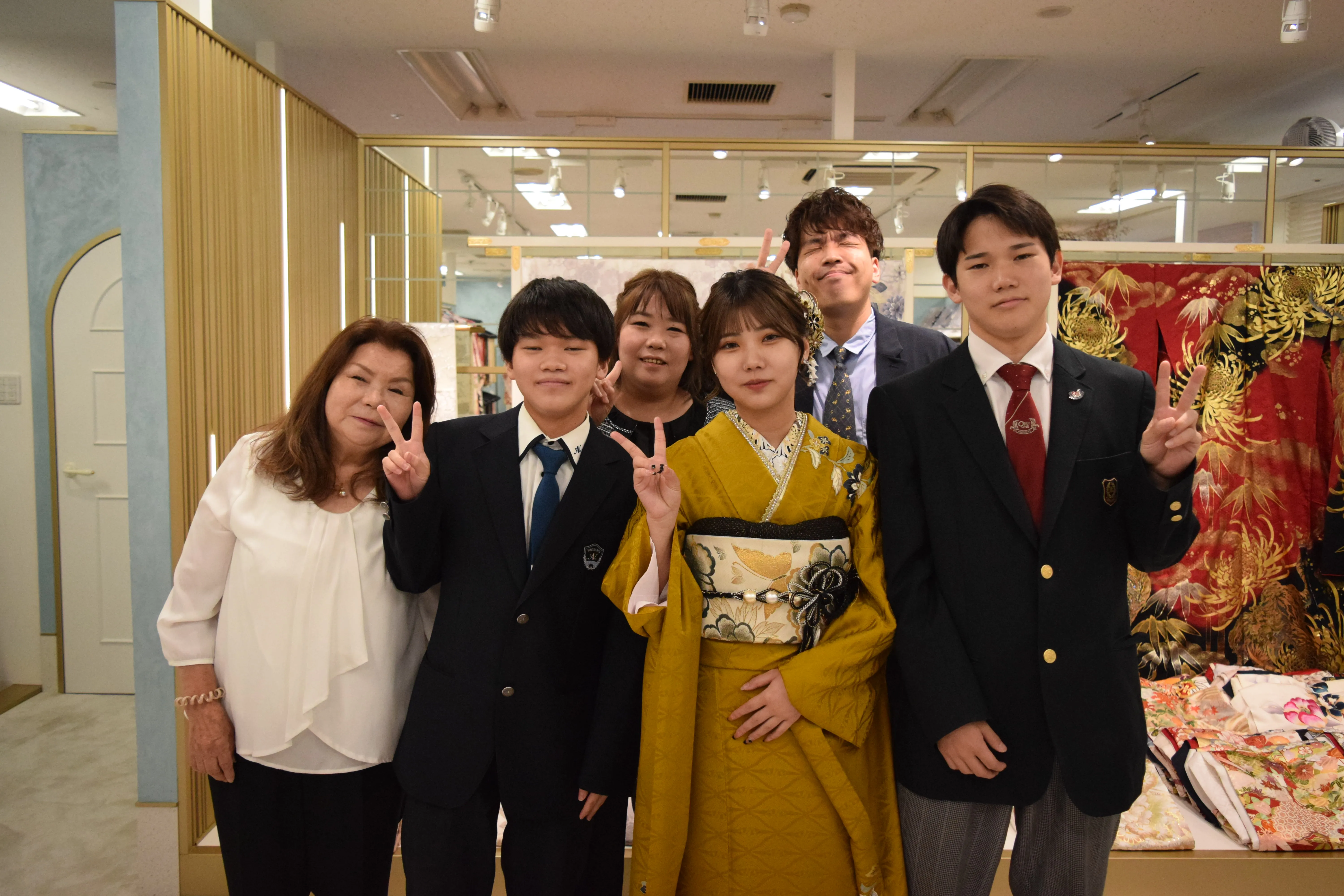 前撮り　振袖　撮影会　ヴィンテージ　からし　かっこいい　個性的