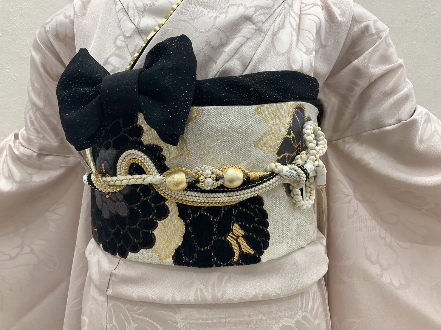振袖レンタル　奈良　橿原　かわいい　おしゃれ　かわいい　かっこいい　くすみ　イマドキ　無地