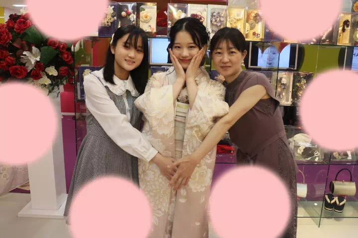 TAKAZEN神戸三宮店　前撮り撮影会　イマドキ　カワイイ　コディネート　振袖　レンタル　くすみ　派手　キラキラ　かわいい　おしゃれ　イマドキ　成人式　リボン　フリル　淡色