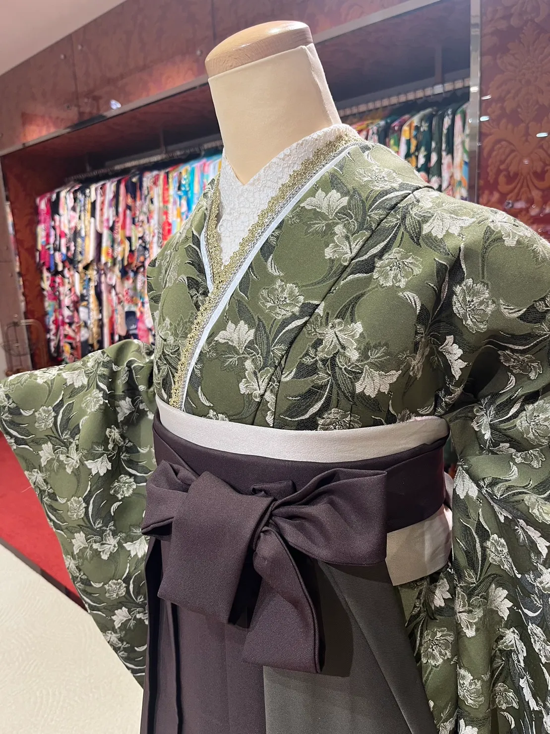 袴レンタル　イマドキ　くすみ　白　ブラウン