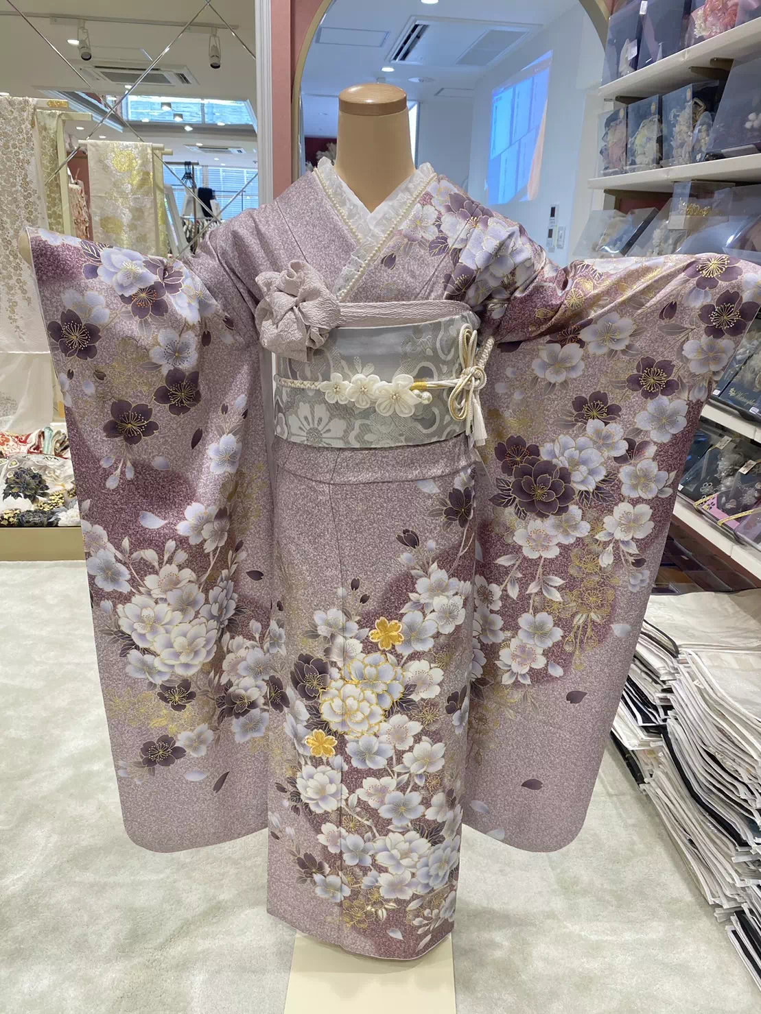 TAKAZEN姫路店　加古川　高砂　たつの　振袖レンタル　人気振袖　袴レンタル　姫路市　成人式　卒業式　袴　振袖　イマドキ振袖　香音　