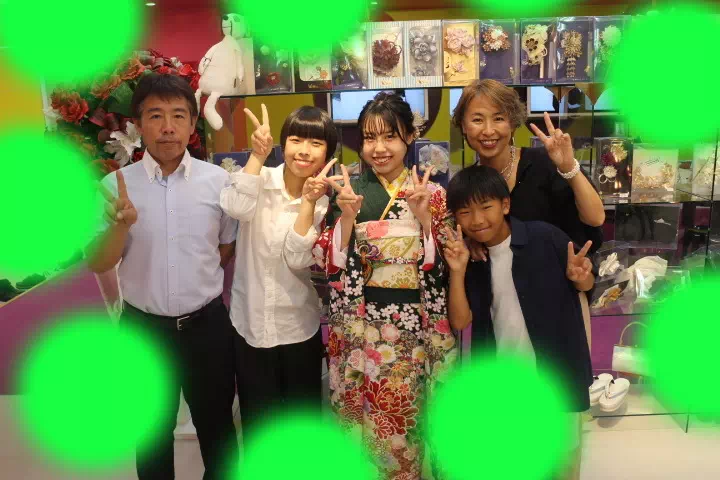 TAKAZEN　タカゼン　モード　黒色　青色　派手　キラキラ　振袖　成人式　レンタル