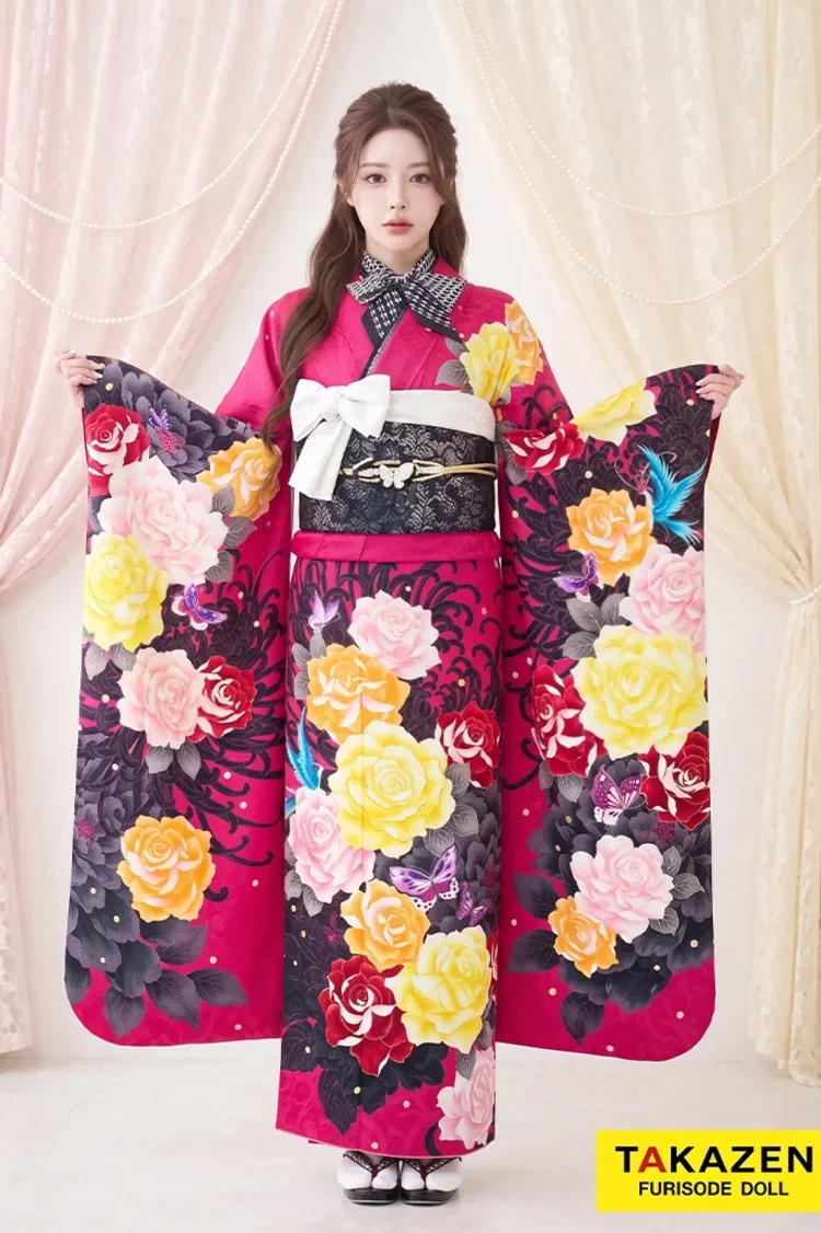 TAKAZENのレンタル振袖 モード ピンク オシャレ奇抜 バラ柄 ブーツスタイル 華やか 可愛い 流行り ピンクベース 派手 ブラックピンク 振袖ネットレンタル M13
